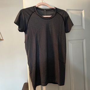 Lululemon short sleeve